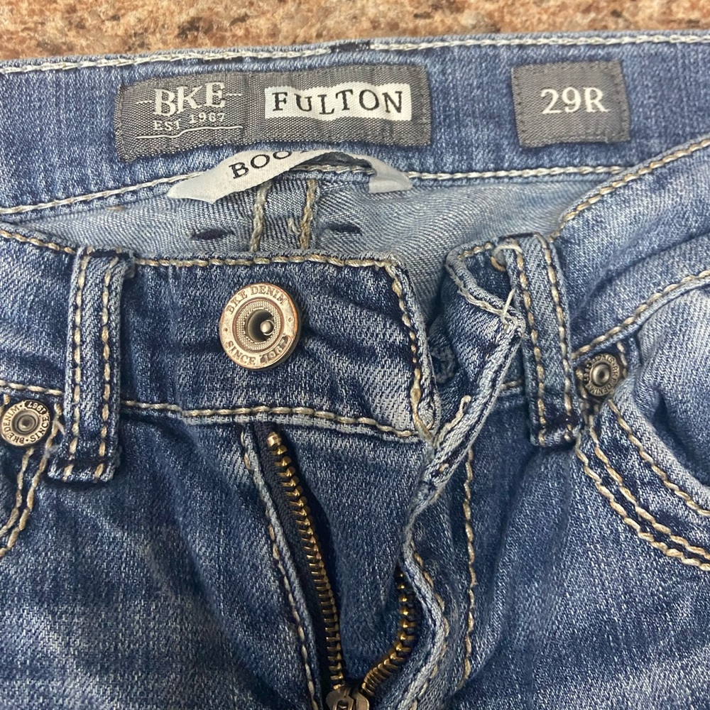 Men’s Buckle Jeans